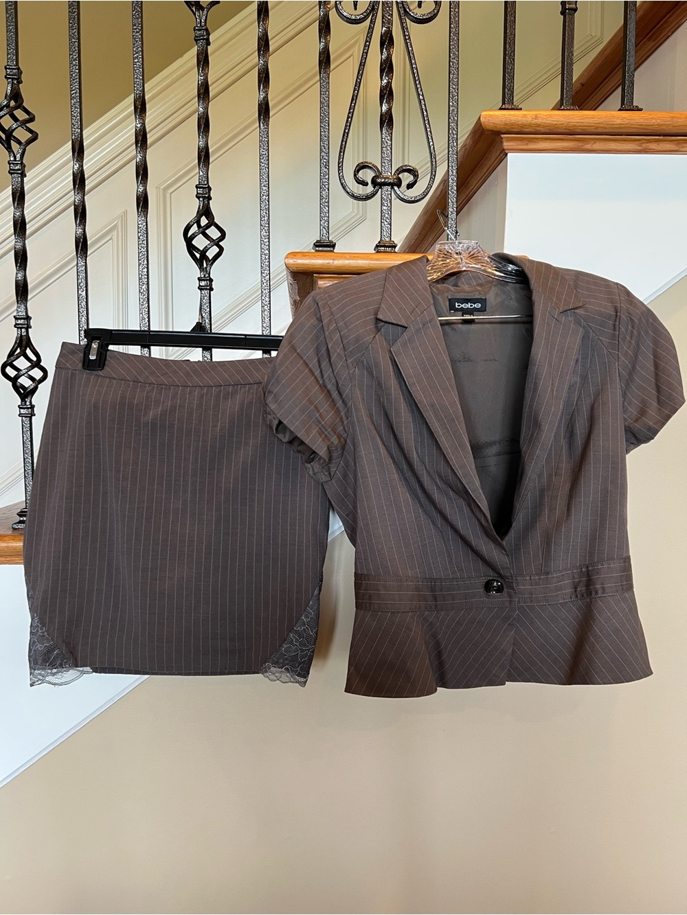 bebe taupe Pinstripe short sleeve lace back blazer size 10 skirt size 0 Suit Set